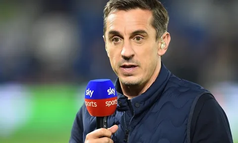 Neville: "Man United cần 3 cầu thủ đó"