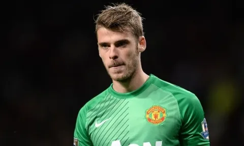 Neville nói lời phũ phàng về "kẻ đe dọa" De Gea ở Man Utd