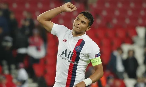 Thiago Silva đến Chelsea, Gary Neville liền gửi 'cảnh báo thép'