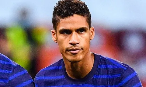 Lộ thời điểm Varane ra mắt Man United