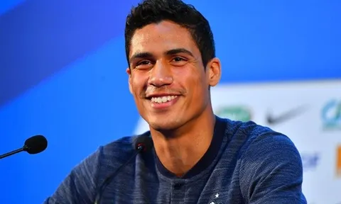 CĐV Man Utd: "Varane sẽ ở lại Real thi đấu bên cạnh Alaba"