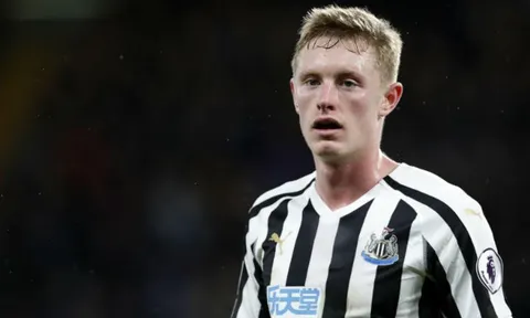 Newcastle có biến, Man Utd chờ gì mà không mua "Carrick mới"?