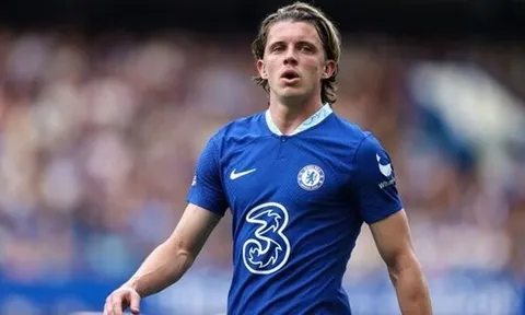 Newcastle muốn mượn tiền vệ Chelsea