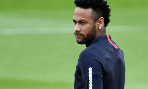 Đại diện Neymar liên hệ 8 đội bóng, M.U - Chelsea góp mặt