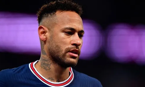 Neymar chỉ trích cựu cầu thủ Liverpool
