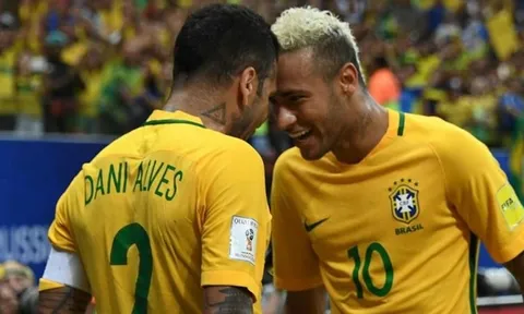 Ngứa mắt vì thói "ngựa chứng", Alves bất ngờ lên tiếng dạy dỗ Neymar