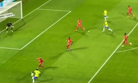 Neymar và Vinicius nhảy múa trước hàng thủ Ghana