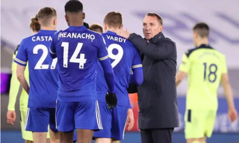 Ngã ngựa trước Chích Chòe, Leicester khiến Top 4 trở nên khó lường