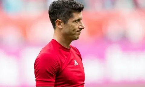 Nghịch cảnh chưa buông tha Bayern, "máy dội bom" lên bàn mổ