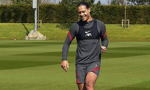"Ngó lơ" Klopp, Van Dijk chạy đua để kịp tham dự VCK EURO