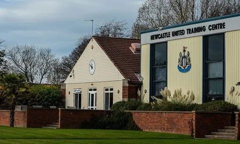 Ngoại hạng Anh lại lao đao, Newcastle có 5 ca Covid-19