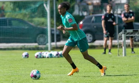 "Ngọc quý" Man Utd bùng nổ, NHM phấn khích: "Chân trái của cậu ta thật ma thuật"