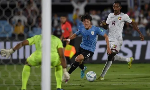 Araujo ngạc nhiên với chân chạy cánh của Man Utd