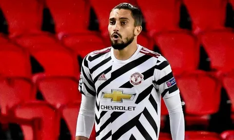 Ngược dòng West Ham, Man Utd bắt đầu lo lắng về Alex Telles
