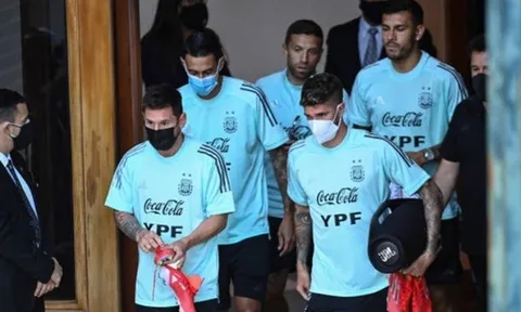 Người hâm mộ bủa vây trong ngày Messi hội quân cùng ĐT Argentina