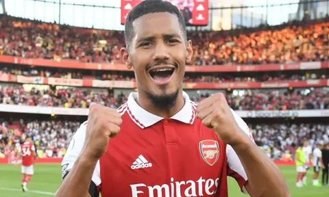 Người nâng tầm hàng thủ Arsenal
