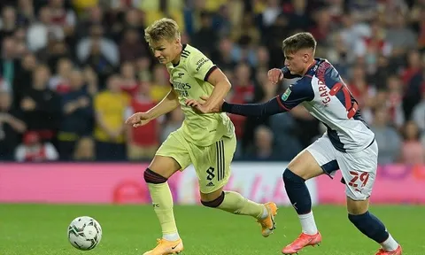 Người ta đã thấy bóng dáng của một Ozil mới sau trận thắng của Arsenal