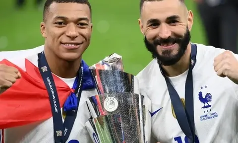 Người thắng kẻ thua khi Mbappe ở lại PSG