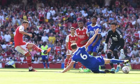 Người thắng kẻ thua ở Arsenal sau trận Leicester