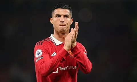 Người thắng kẻ thua ở Man Utd sau trận Leicester