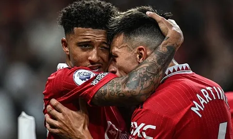 Người thắng kẻ thua sau trận Man Utd 2-1 Liverpool