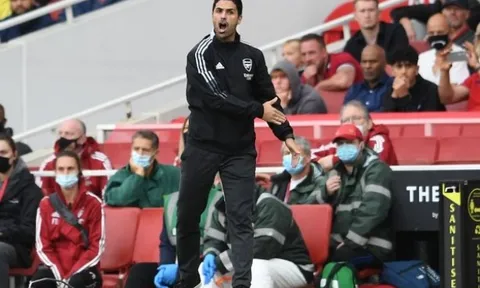 Arsenal bại trận vì sự ngây thơ của HLV Arteta