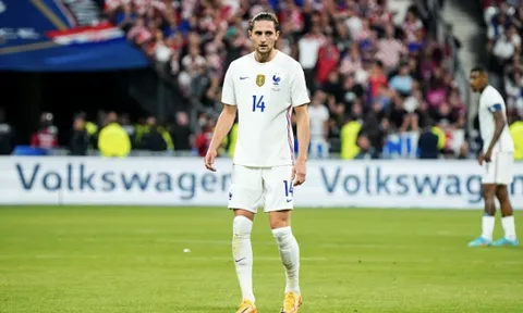 Nhà vô địch World Cup bị đẩy xuống tập cùng đội U23 Juventus