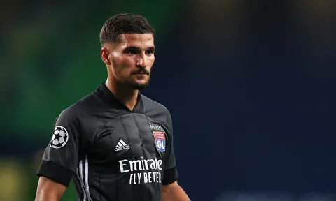 Nhạc trưởng Lyon bỏ tập trước tin đồn được Liverpool quan tâm