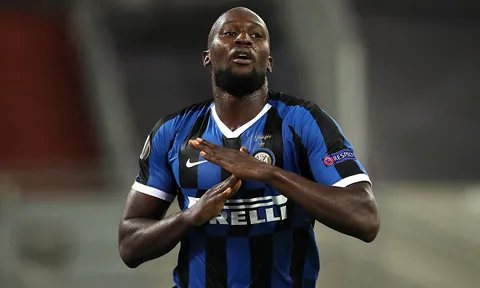 Nhắn nhủ cha của đàn em, Lukaku khiến Liverpool mua hụt tân binh