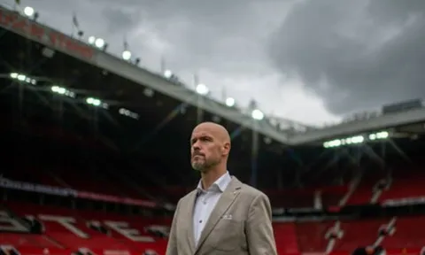 Nhìn Arsenal, Ten Hag có thể đang tức giận
