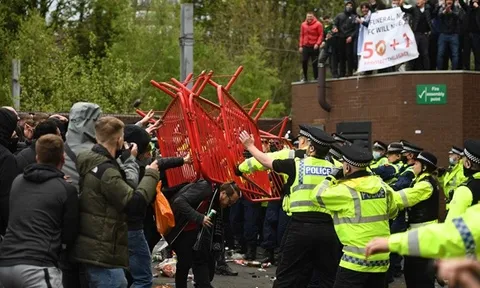 Ngày đáng quên nhất của Man Utd dưới triều đại nhà Glazers!