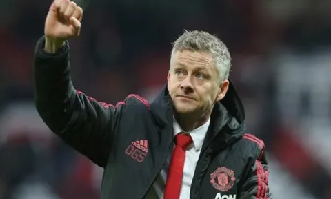 Nhìn Liverpool, mới thấy Solskjaer đã đúng