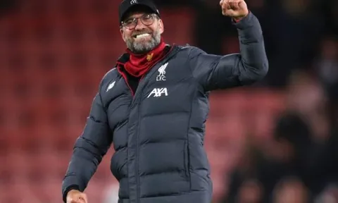 Nhìn Man City gục ngã, Klopp nói gì?