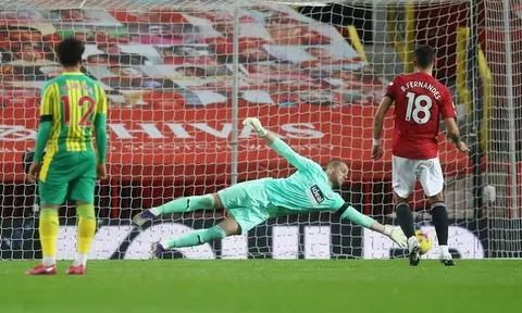 "Nhìn trận Man United, có thể thấy VAR vẫn thiên vị đội lớn"