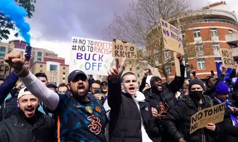 NHM Chelsea như "ong vỡ tổ", ùa ra đường tẩy chay nhà Ricketts