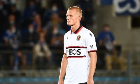 'Nhọ' như Kasper Dolberg: Bị trộm ở nhà, ngoài đường đến phòng thay đồ