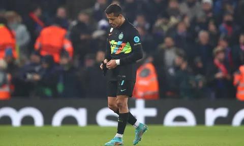 Những chiếc thẻ đỏ chôn vùi giấc mơ của Inter Milan
