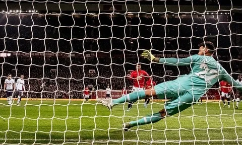 'Những gì Mourinho nói trong giờ nghỉ đều bị ném ra cửa sổ'