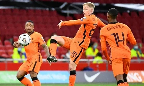 Những hình ảnh ấn tượng trong ngày Van de Beek ra sân cho Hà Lan