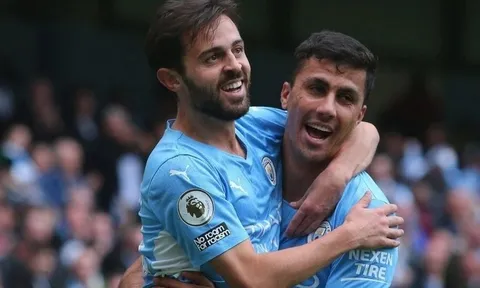 Những tiền vệ chuyền bóng chính xác nhất Premier League 2021/22