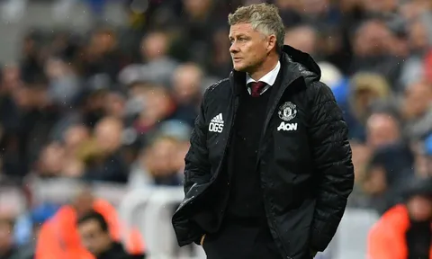 Nếu Premier League chỉ đá 1 hiệp, top 4 là của Man Utd, Aston Villa
