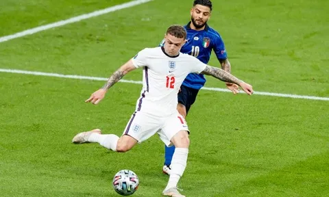 "Arsenal nên chiêu mộ Kieran Trippier"