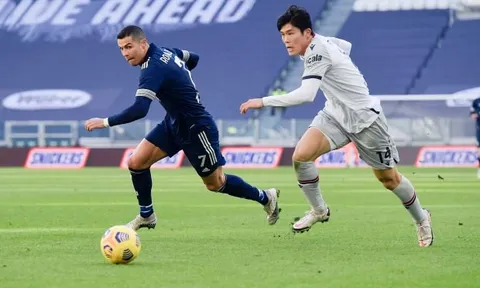 CĐV Arsenal: 'Ronaldo tới M.U để thoát khỏi Takehiro. Anh ta giỏi hơn CR7'