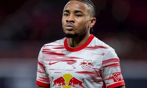 Theo đuổi cầu thủ xuất sắc nhất Bundesliga, Man United cần cân nhắc