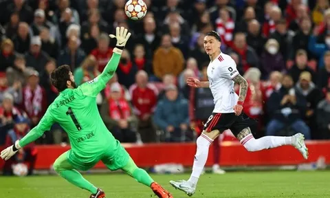 PSG dẫn trước MU trong vụ Darwin Nunez