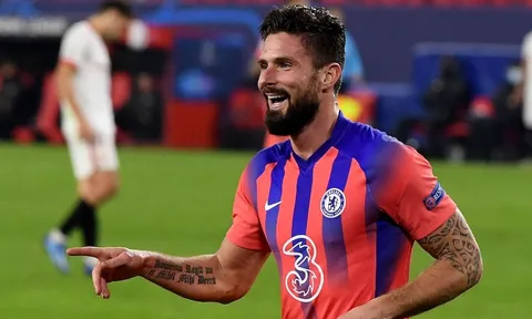 Nổ poker, Olivier Giroud phá vỡ kỷ lục của Cristiano Ronaldo