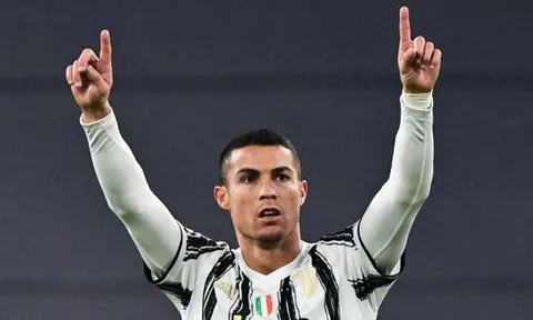 Nổ súng nhấn chìm Kyiv, Ronaldo xô đổ siêu kỷ lục của Pele