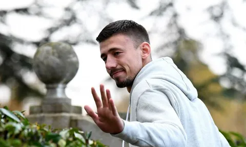 Nói 1 điều về Messi, sao Barca như "tát nước vào mặt" Antoine Griezmann