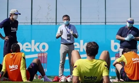 Nội bộ Barca lại loạn, 3 ngôi sao chống lại tập thể những cầu thủ khác?