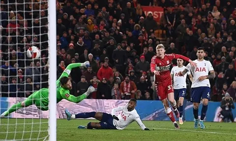 Nối gót M.U, Tottenham nhận thất bại bẽ bàng trước đội hạng nhất